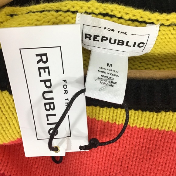 For The Republic Crewneck Sweater Medium - Picture 2 of 5